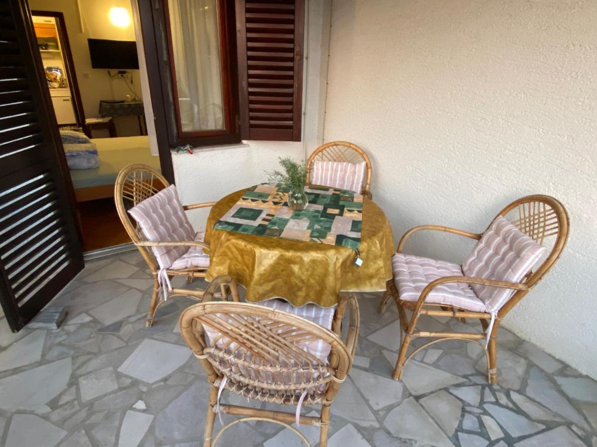 Apartments Stella-Dora Лопар Екстер'єр фото