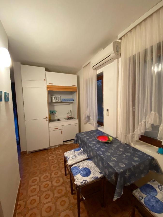 Apartments Stella-Dora Лопар Екстер'єр фото